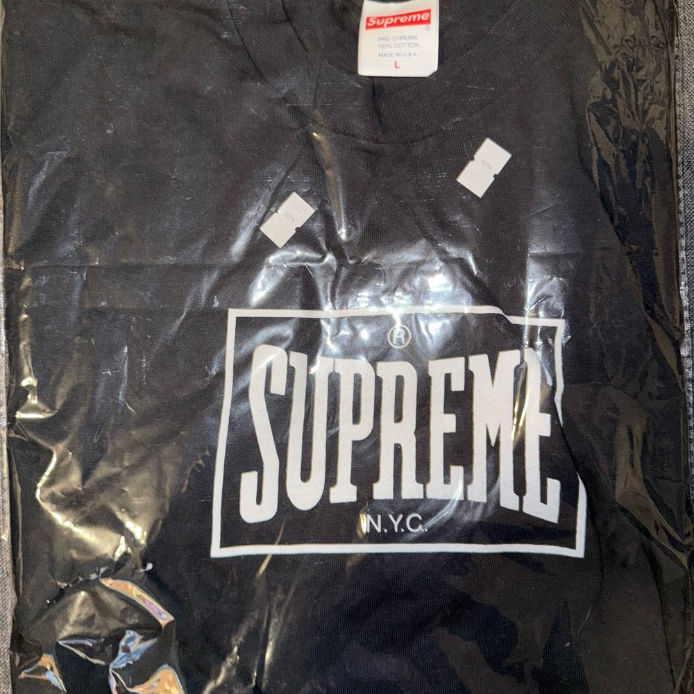 Supreme NYC large Black Graphic Tee NEW